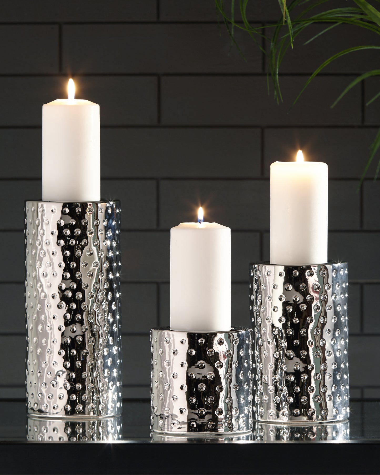 Haines Furniture Outlet - Ashley Furniture - Marisa Candle Holder - Candle Holder Set (3/CN) / Gold Finish - A2000461