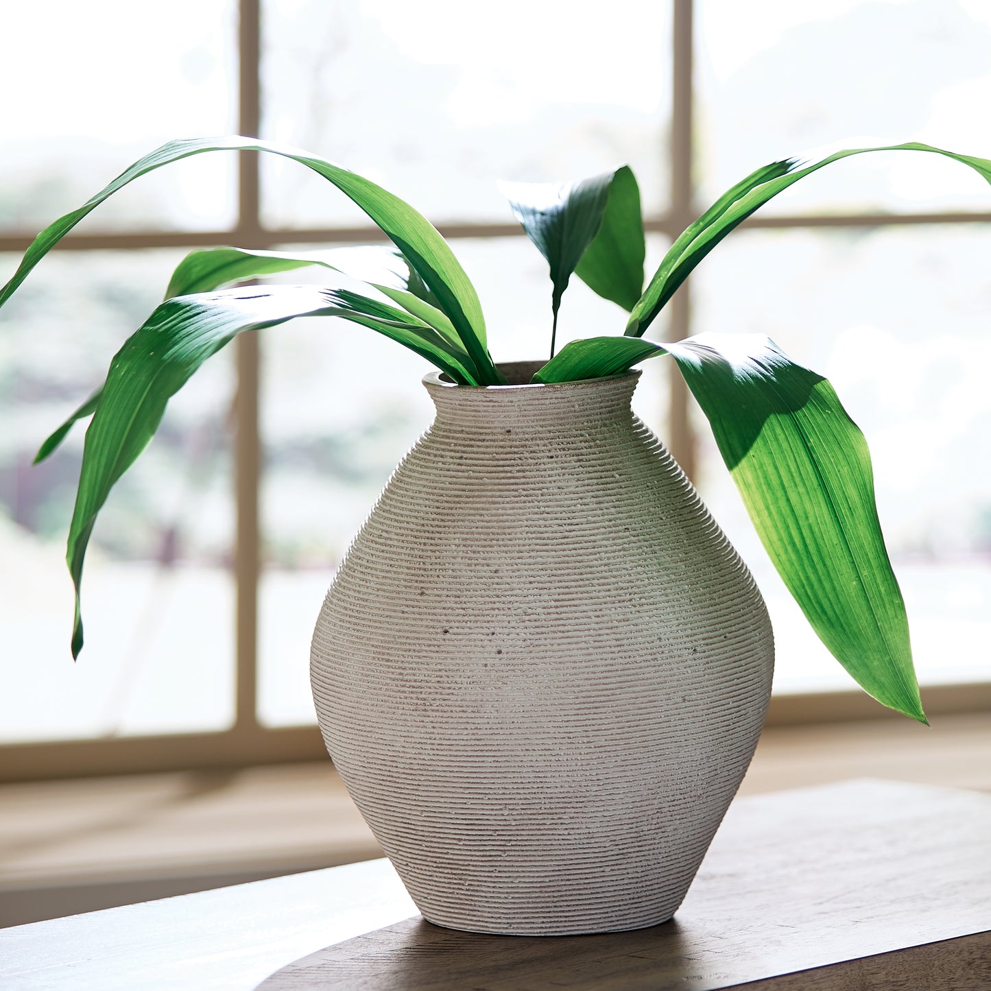 Haines Furniture Outlet - Ashley Furniture - Hannela Vase - Vase / Antique Tan - A2000513