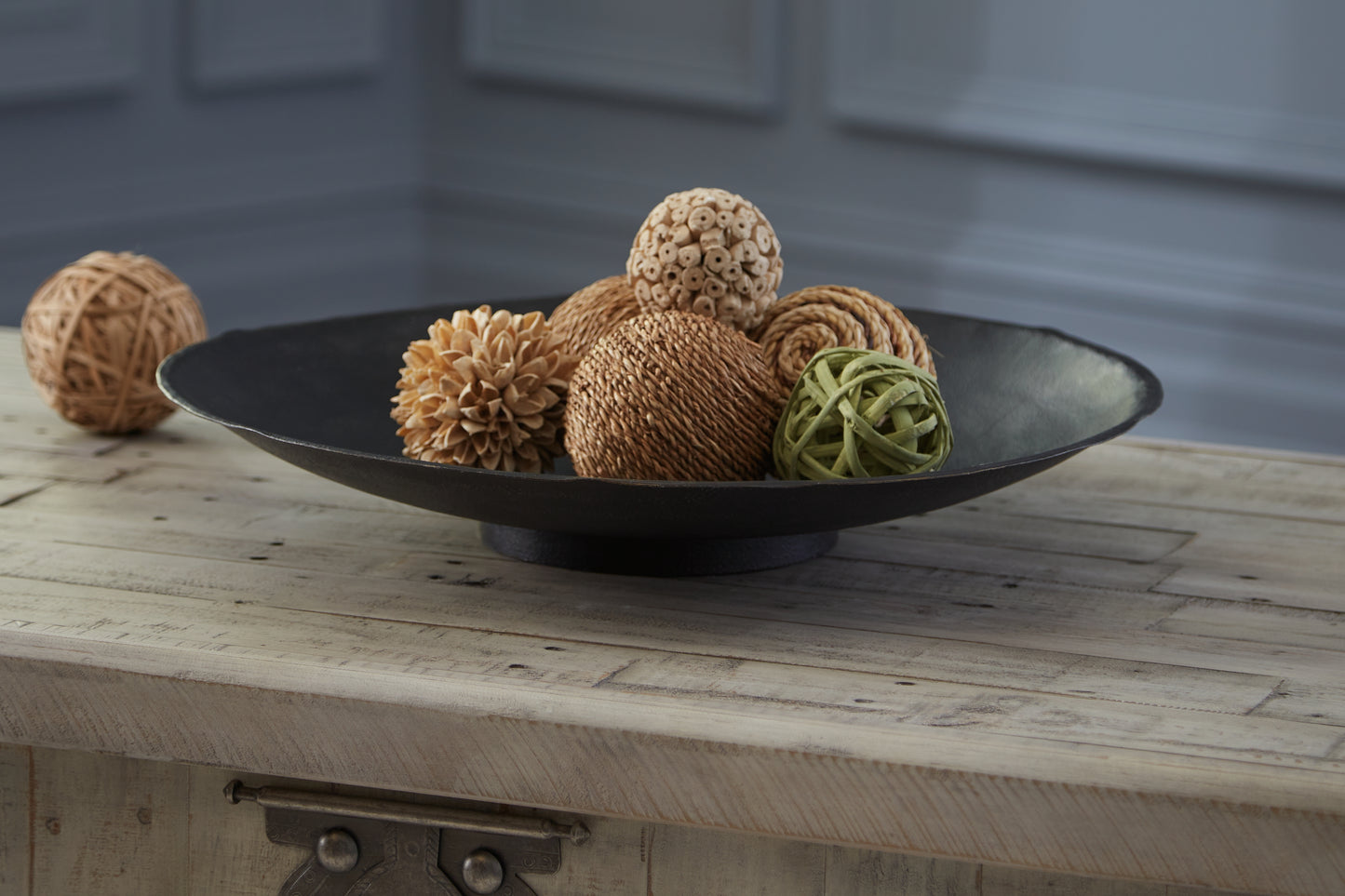 Haines Furniture Outlet - Ashley Furniture - Moises Bowl - Bowl / Antique Brown - A2000518