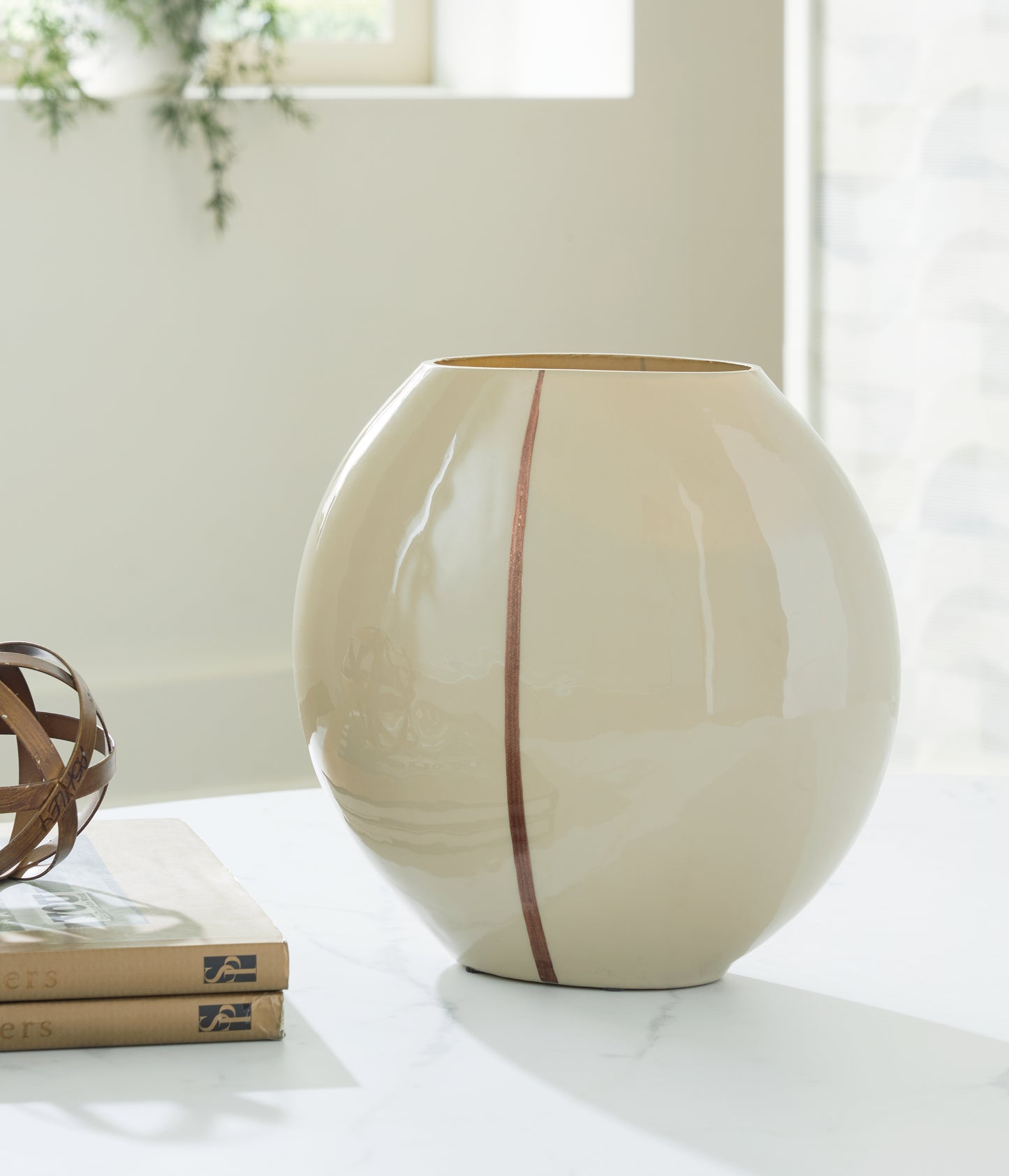 Haines Furniture Outlet - Ashley Furniture - Sheabourne Vase - Vase / Cream - A2000701