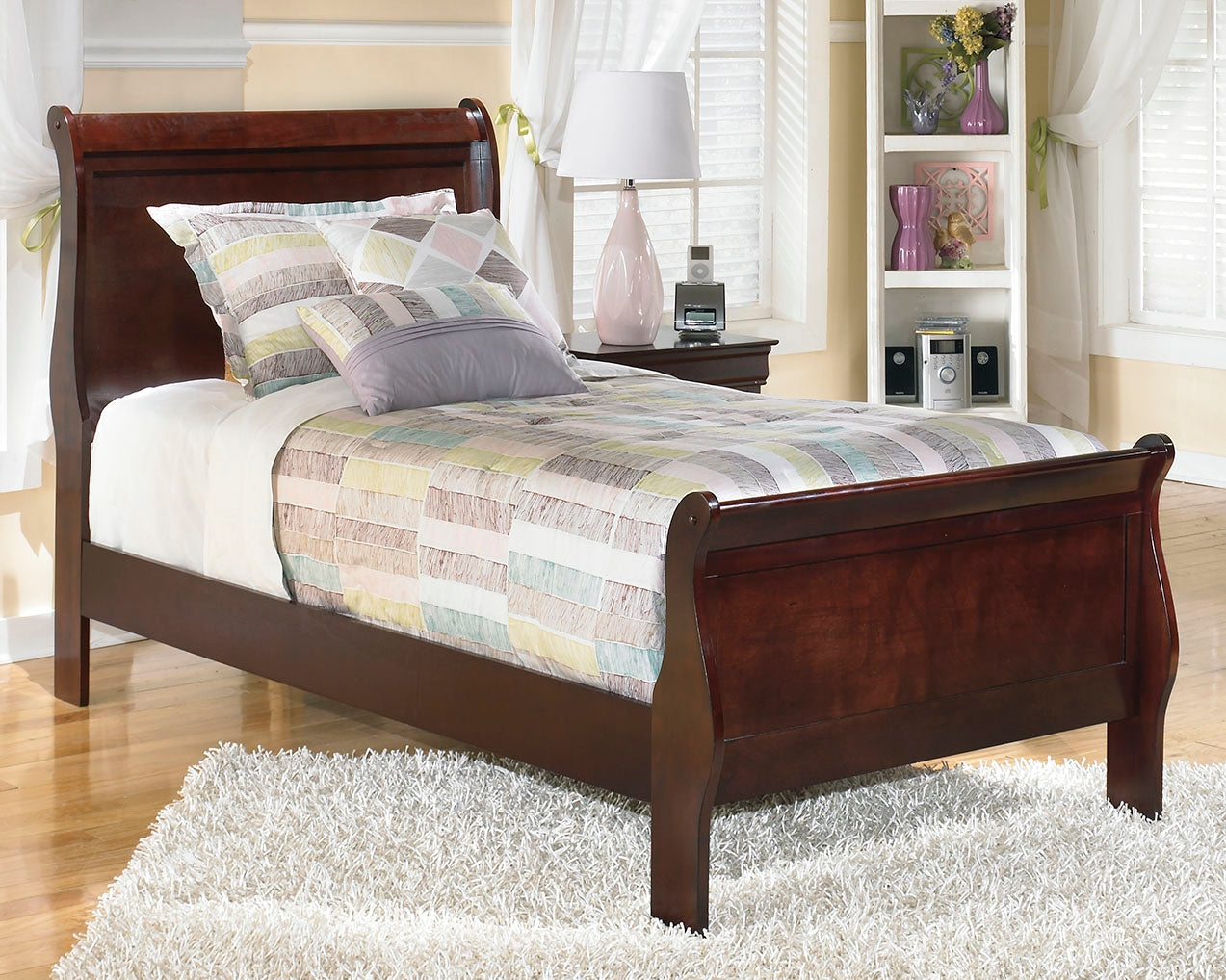 Haines Furniture Outlet - Ashley Furniture - Alisdair Bedroom - Twin Sleigh Bed / Reddish Brown - B376B5