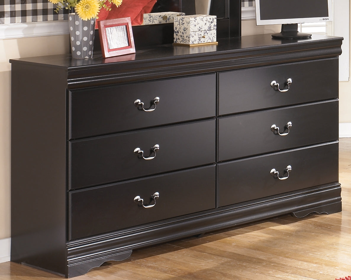 Haines Furniture Outlet - Ashley Furniture - Huey Vineyard Bedroom - Five Drawer Chest / Black - B128-46