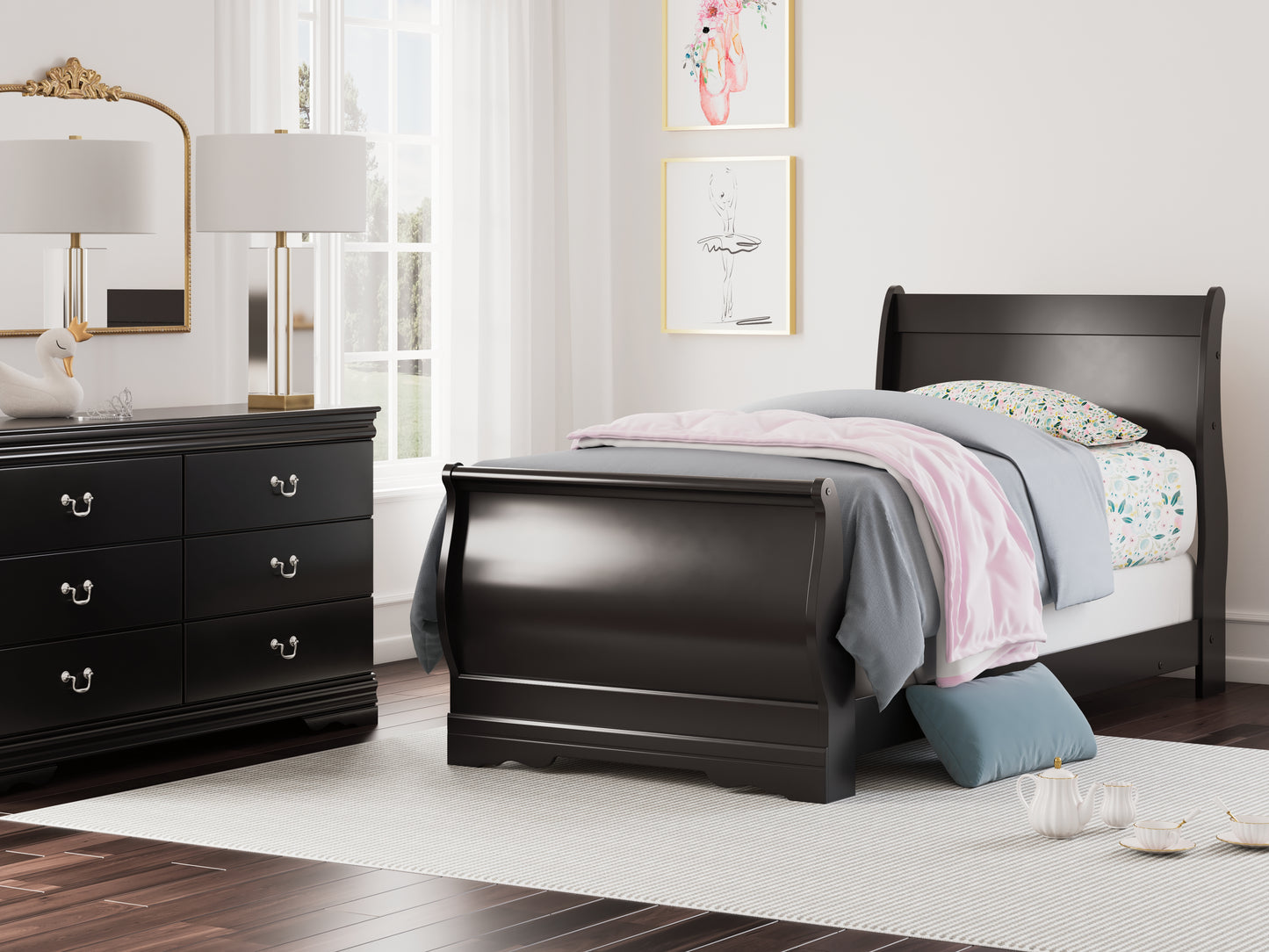 Haines Furniture Outlet - Ashley Furniture - Huey Vineyard Bedroom - Twin Sleigh Bed / Black - B128B5