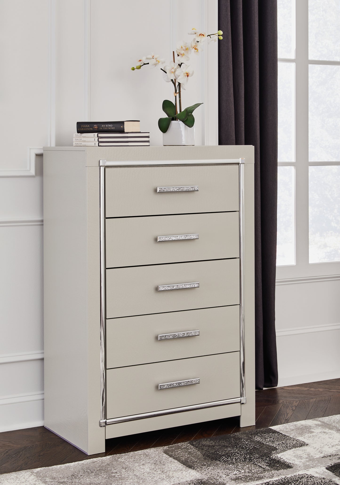 Haines Furniture Outlet - Ashley Furniture - Zyniden Bedroom - Five Drawer Chest / Silver - B2114-46