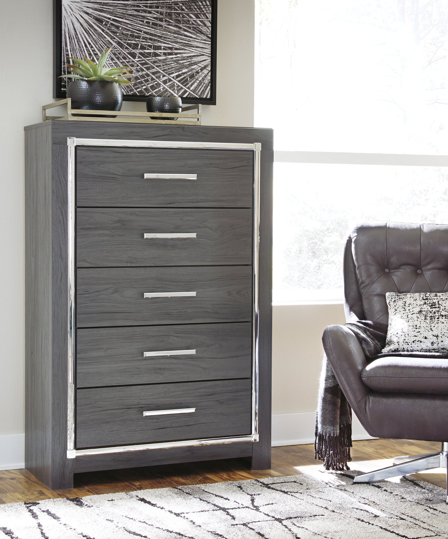 Haines Furniture Outlet - Ashley Furniture - Lodanna Bedroom - Five Drawer Chest / Gray - B214-46