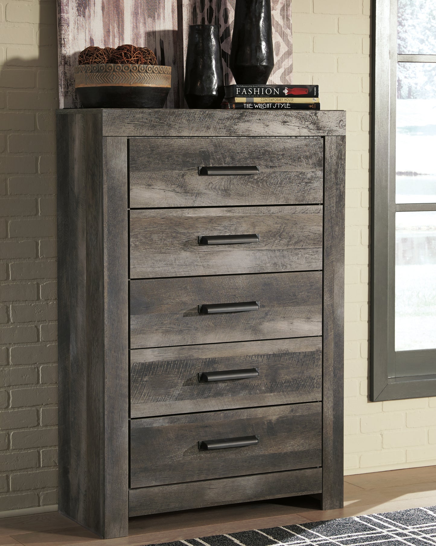Haines Furniture Outlet - Ashley Furniture - Wynnlow Bedroom - Five Drawer Chest / Gray - B440-46