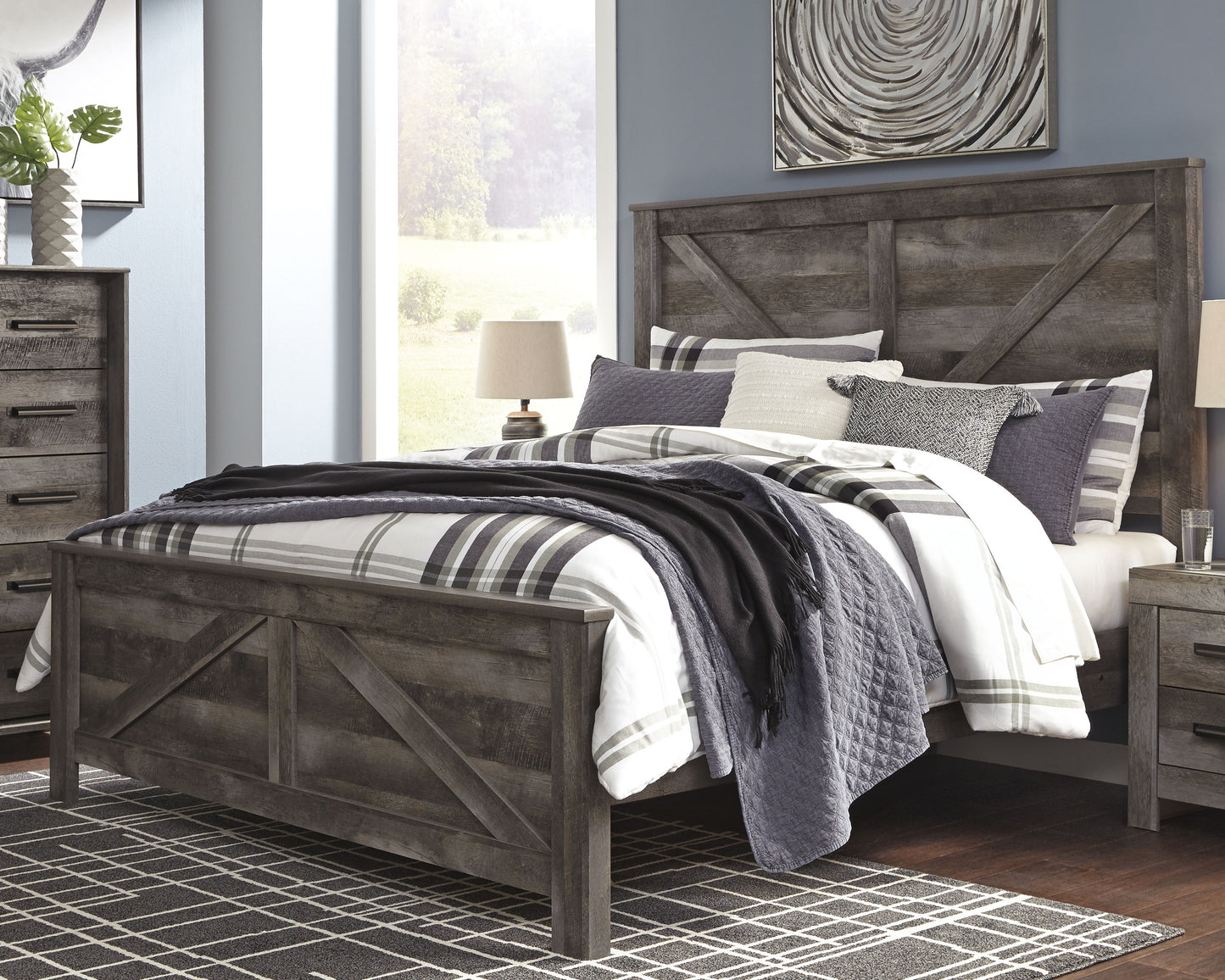 Haines Furniture Outlet - Ashley Furniture - Wynnlow Bedroom - King Crossbuck Panel Bed / Gray - B440B11