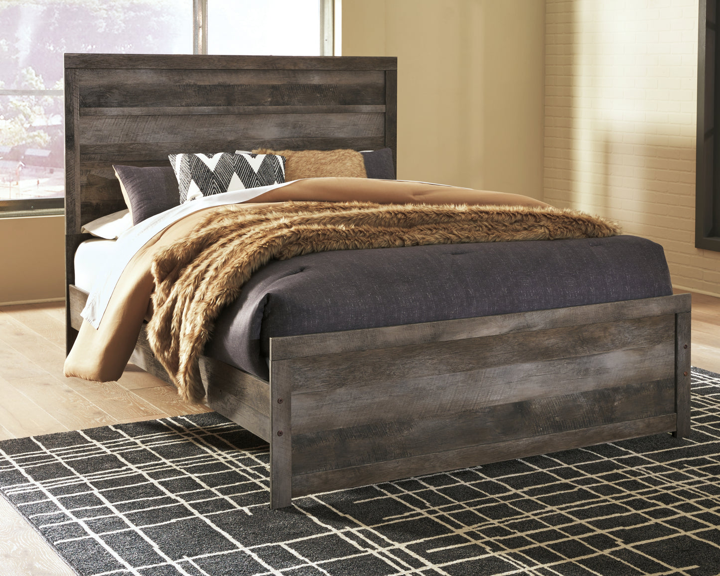 Haines Furniture Outlet - Ashley Furniture - Wynnlow Bedroom - Queen Panel Bed / Gray - B440B2