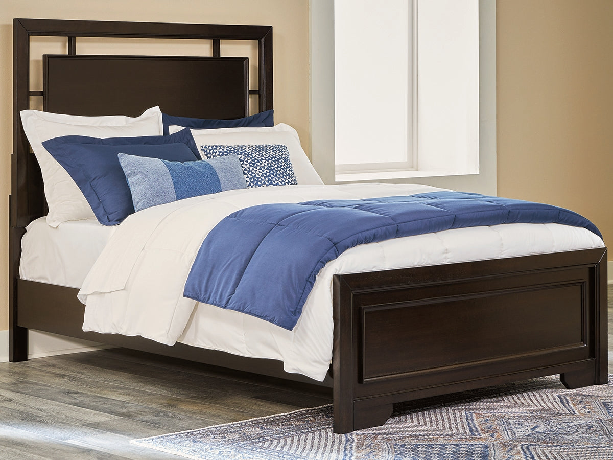 Haines Furniture Outlet - Ashley Furniture - Covetown Bedroom - Full Panel Bed / Dark Brown - B441B4