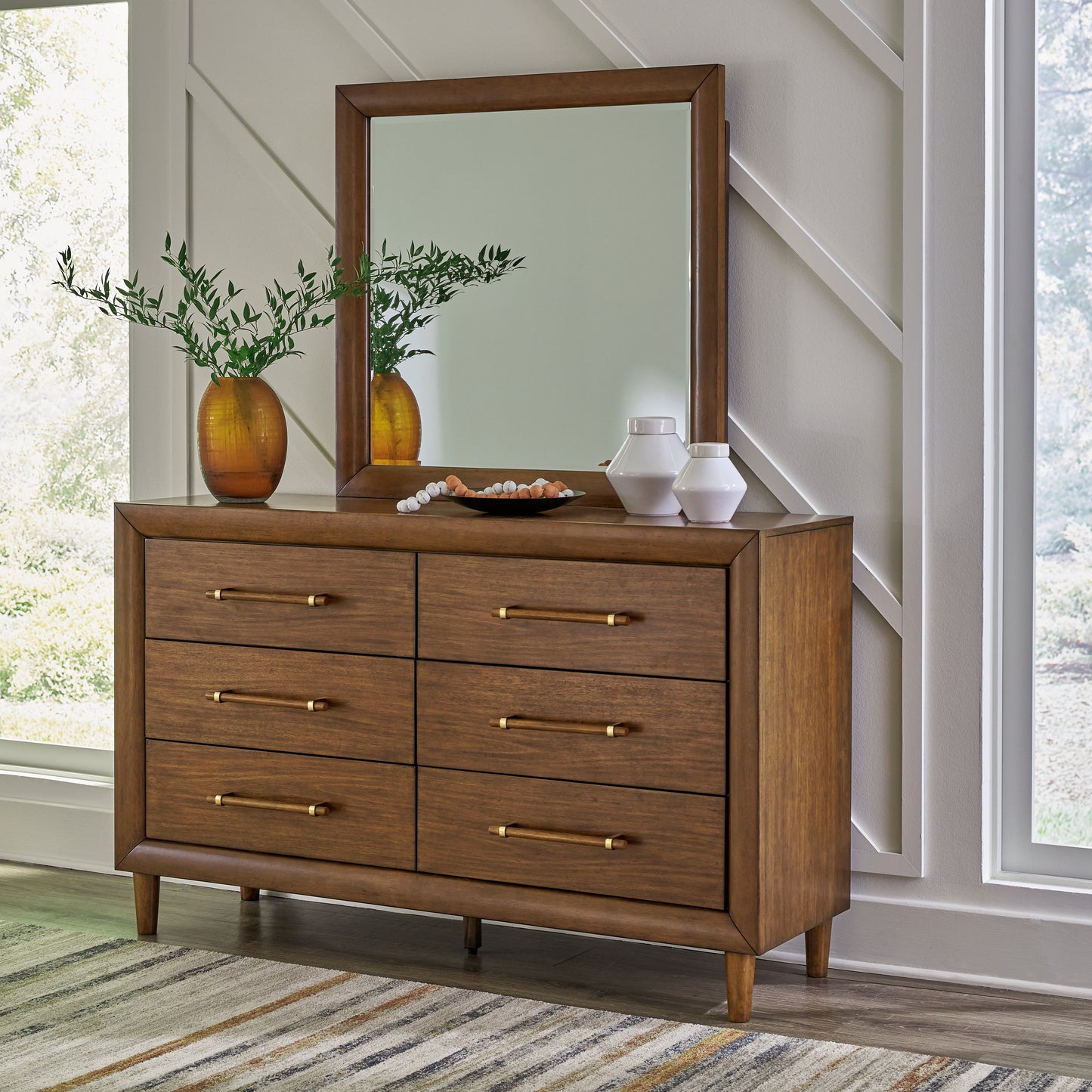 Haines Furniture Outlet - Ashley Furniture - Lyncott Bedroom - Dresser and Mirror / Brown - B615B1