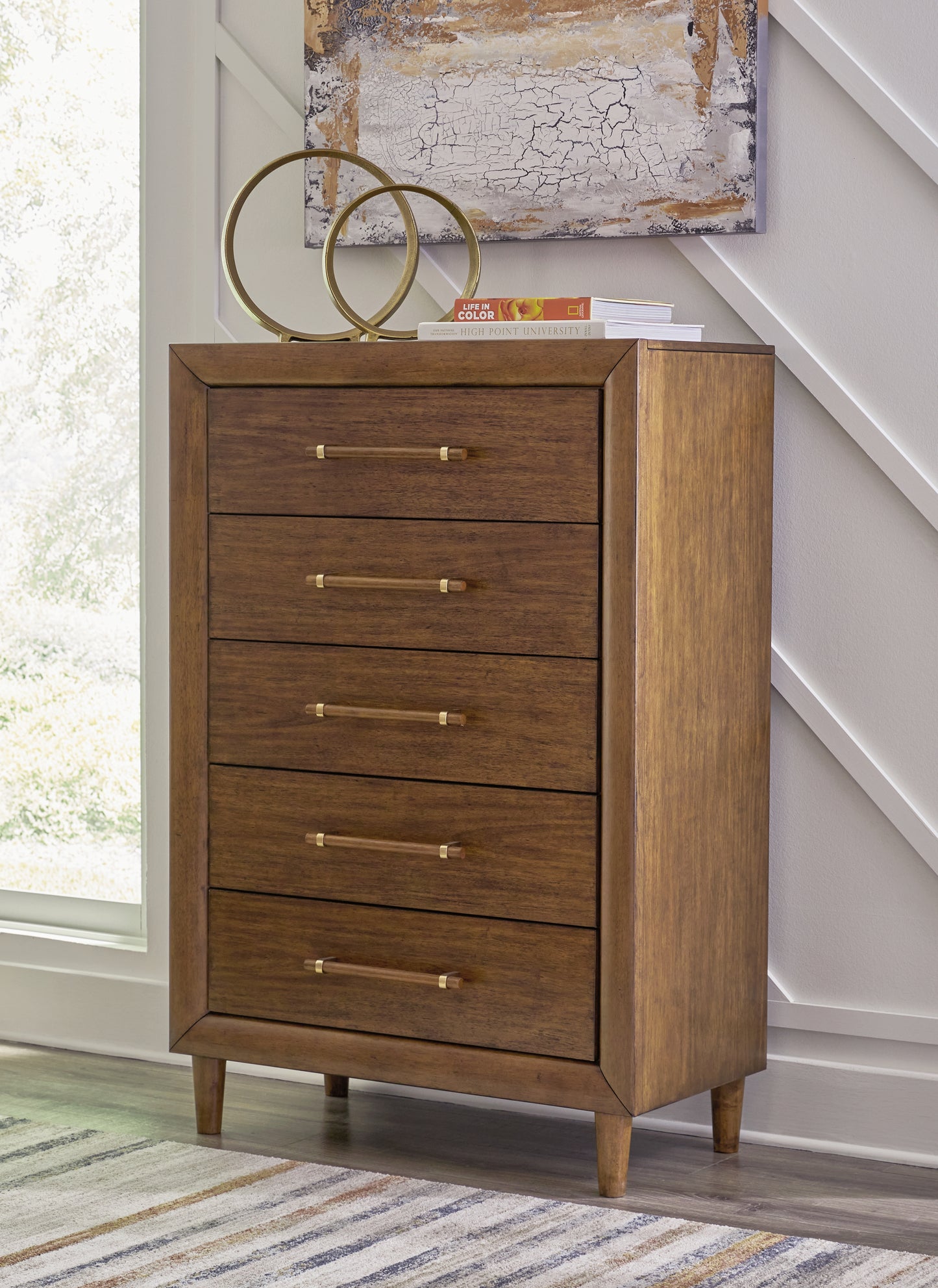 Haines Furniture Outlet - Ashley Furniture - Lyncott Bedroom - Five Drawer Chest / Brown - B615-46