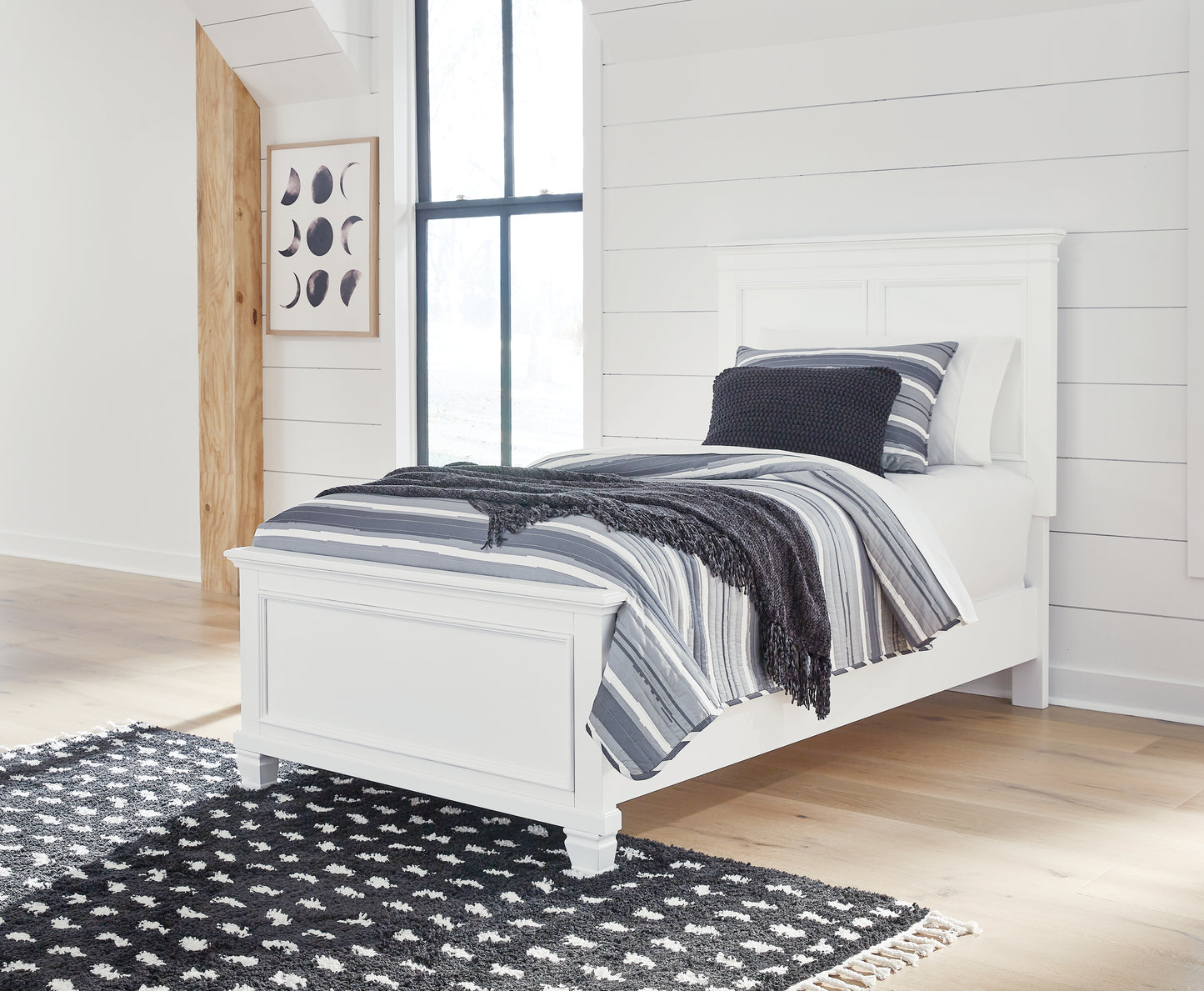 Haines Furniture Outlet - Ashley Furniture - Fortman Bedroom - Twin Panel Bed / White - B680B6