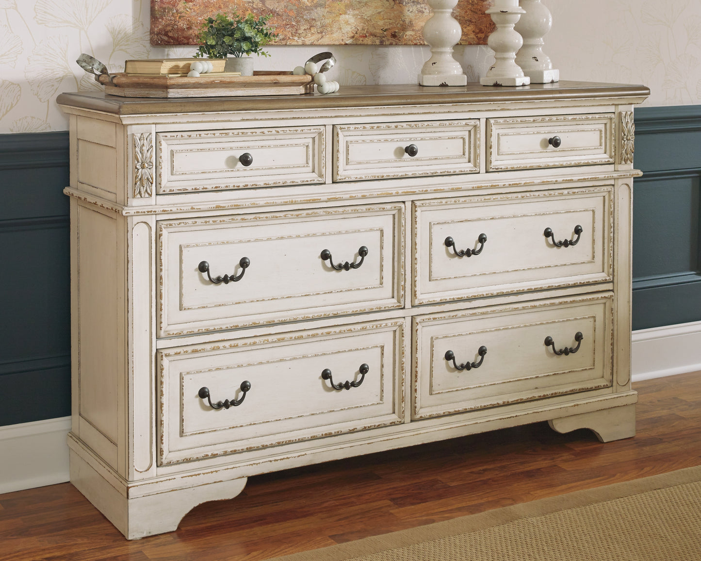 Haines Furniture Outlet - Ashley Furniture - Realyn Bedroom - Dresser / Two-tone - B743-31