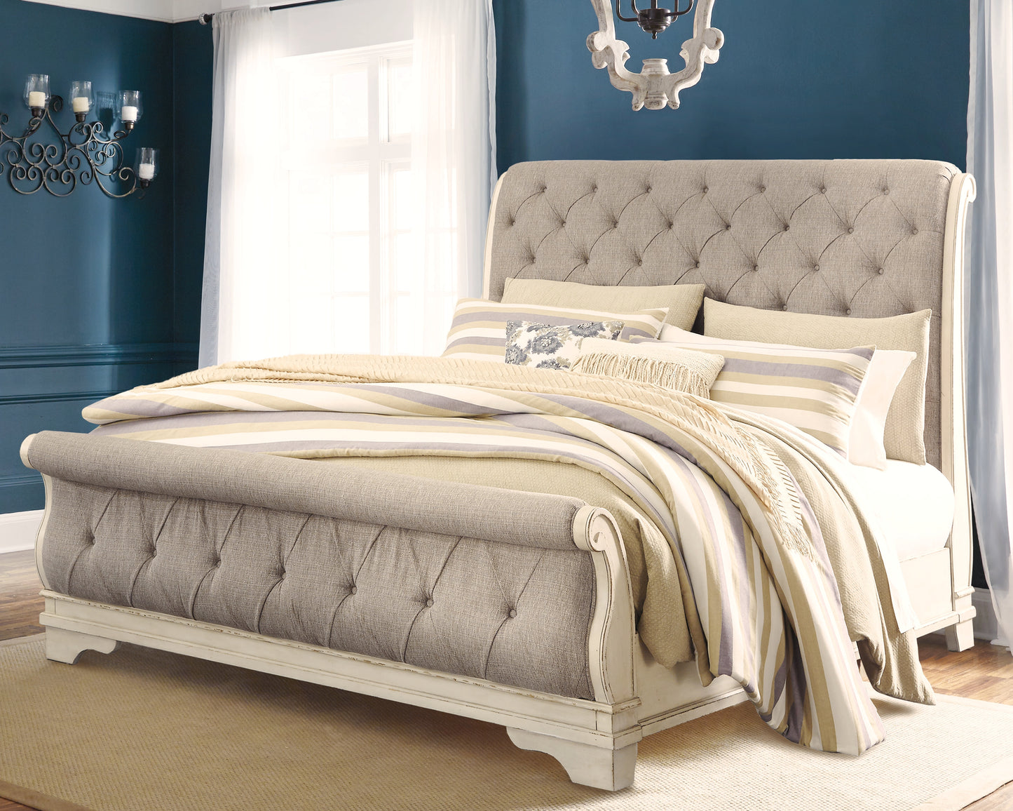 Haines Furniture Outlet - Ashley Furniture - Realyn Bedroom - Queen Sleigh Bed / Chipped White - B743B4