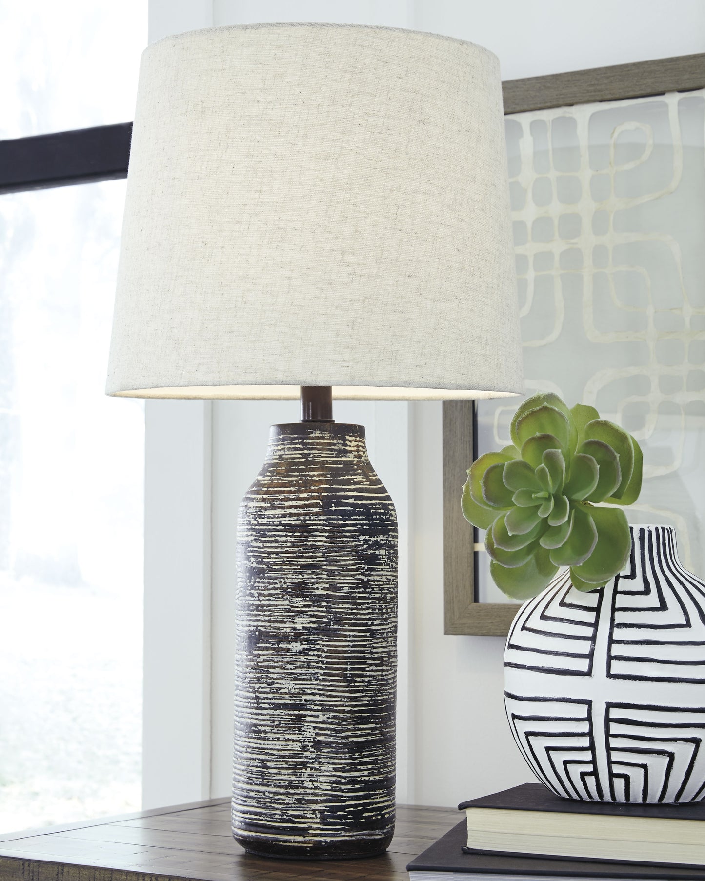 Haines Furniture Outlet - Ashley Furniture - Mahima Lighting - Paper Table Lamp (Set of 2) / Black/White - L235584