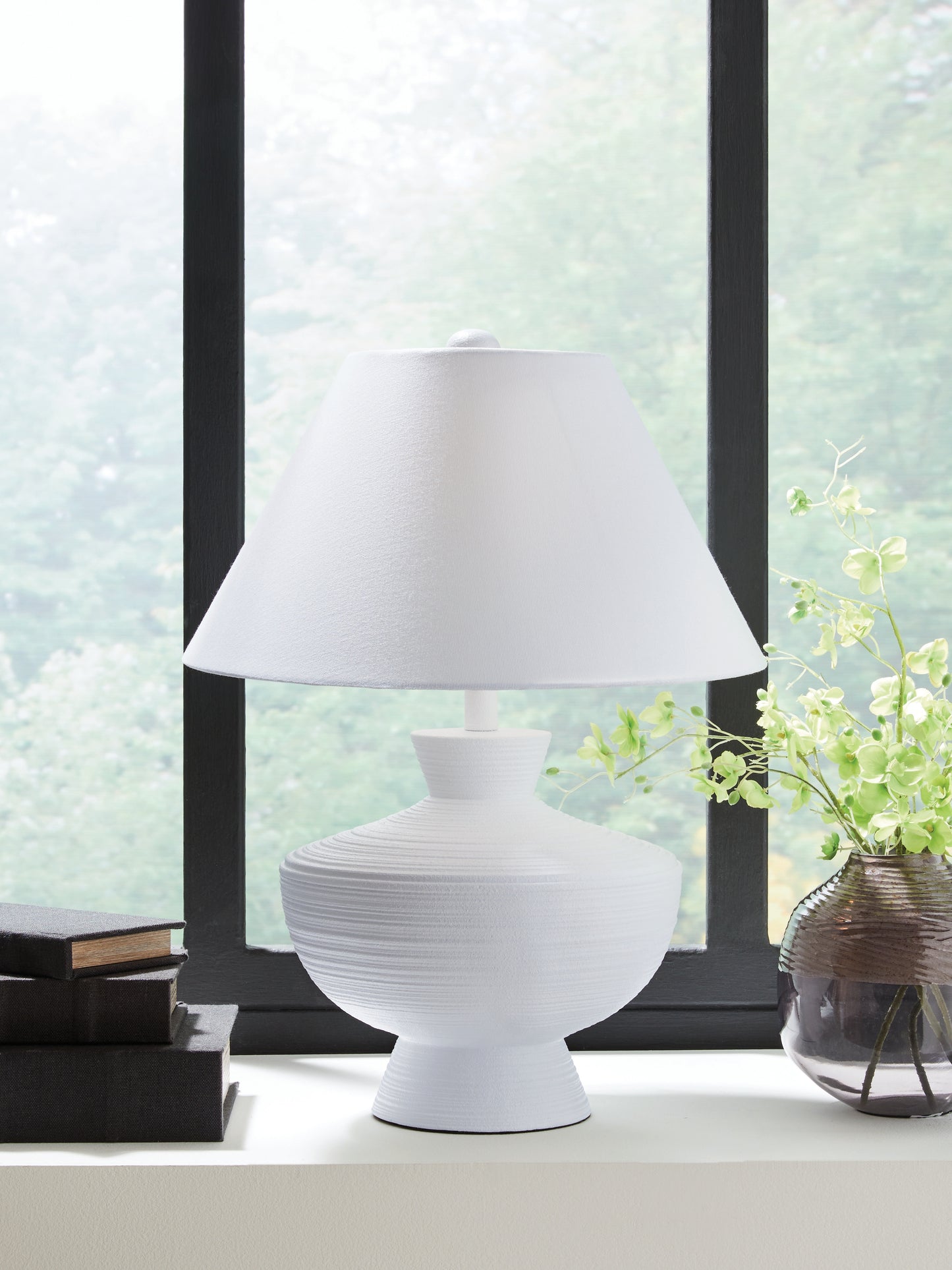 Haines Furniture Outlet - Ashley Furniture - Harelwood Lighting - Poly Table Lamp (1/CN) / White - L235934