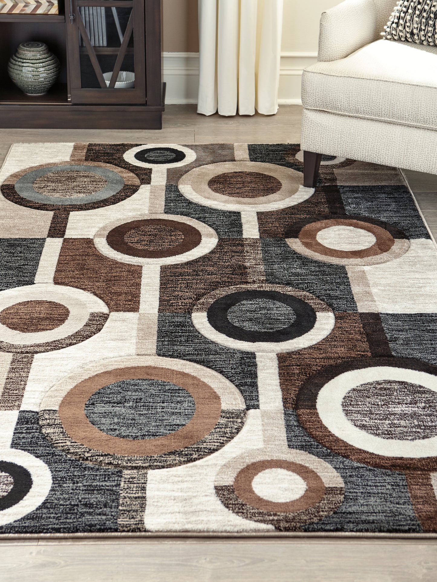Haines Furniture Outlet - Ashley Furniture - Guintte Rug - 8'2" x 9'6" Rug / Multi - R403971