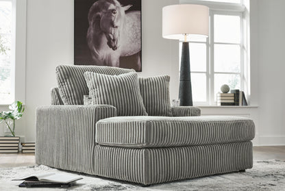 Lindyn Living Room