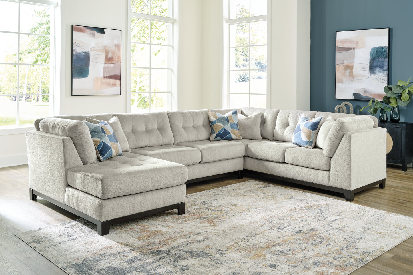 Haines Furniture Outlet - Ashley Furniture - Maxon Place Sectional - RAF 3-Piece Sectional with Chaise / Stone - 33004S1