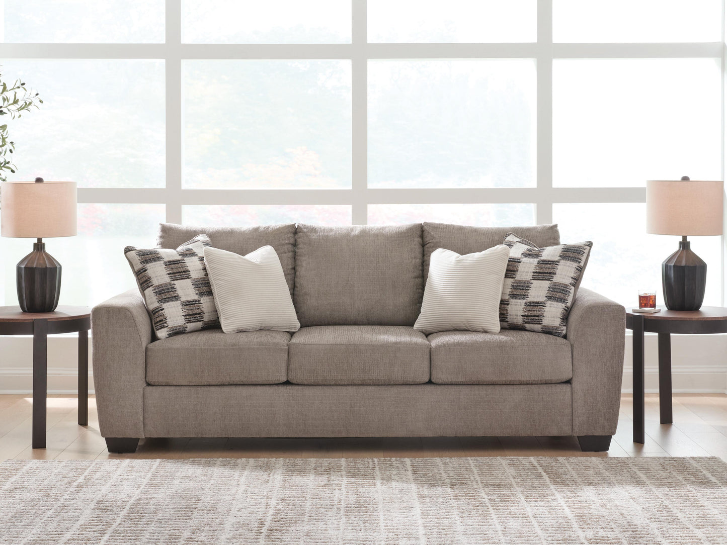 Loreo Living Room