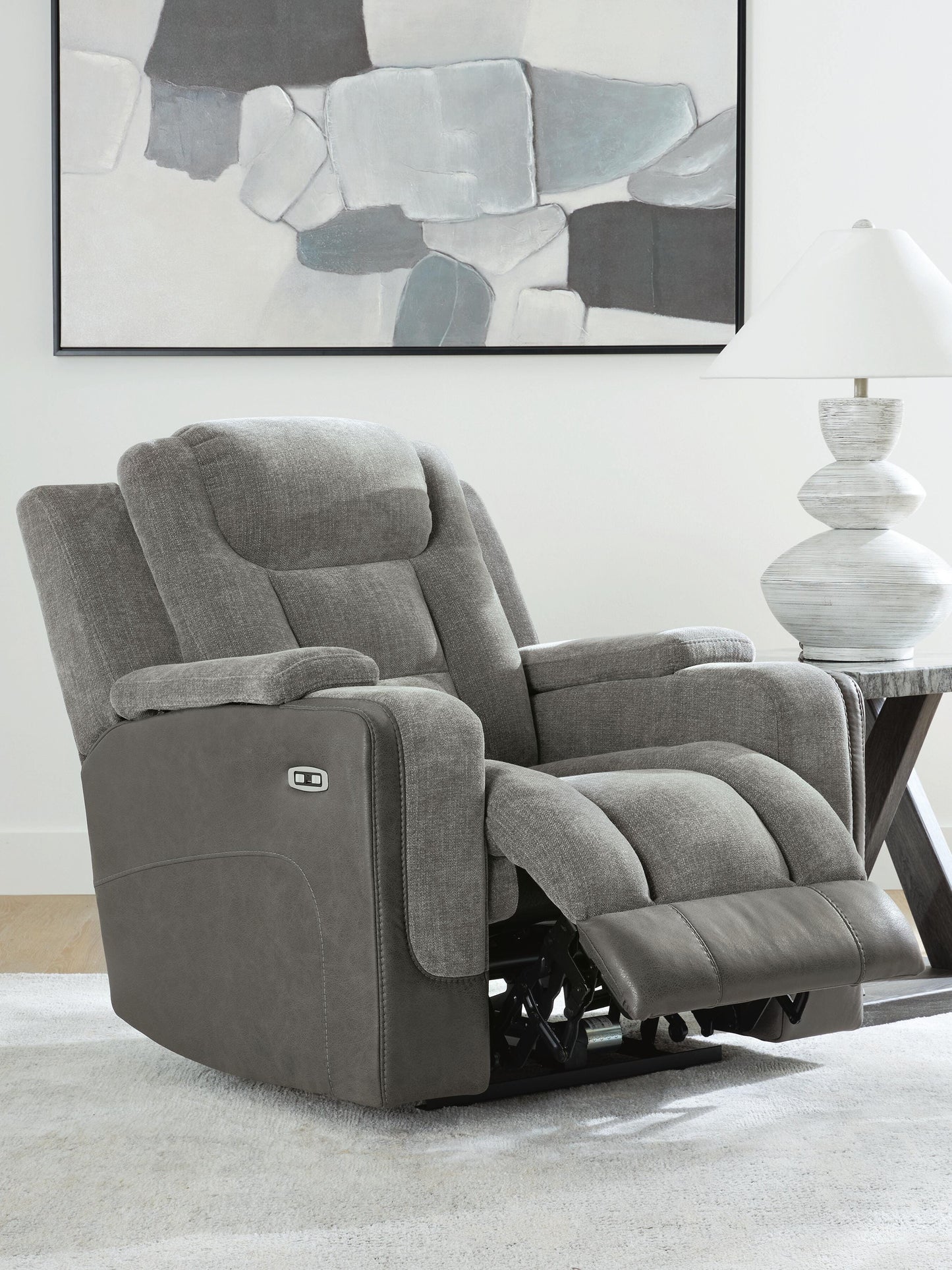 Mixed Motion Living Room