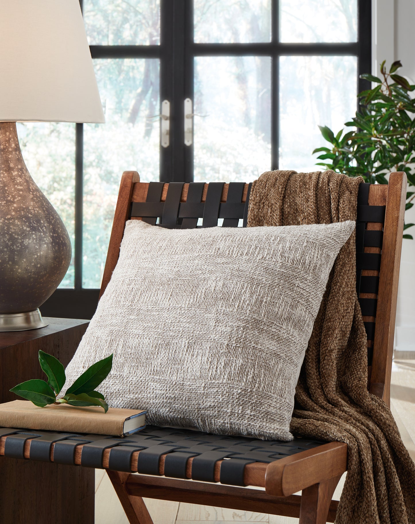 Haines Furniture Outlet - Ashley Furniture - Carddon Pillows - Pillow (4/CS) / Brown/White - A1000971