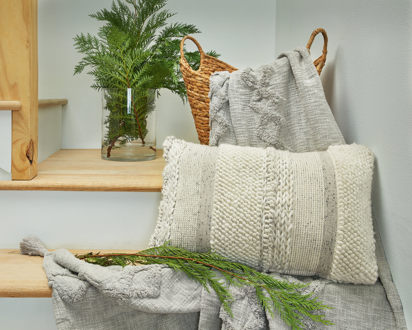 Haines Furniture Outlet - Ashley Furniture - Standon Pillows - Pillow / Gray/White - A1001005P