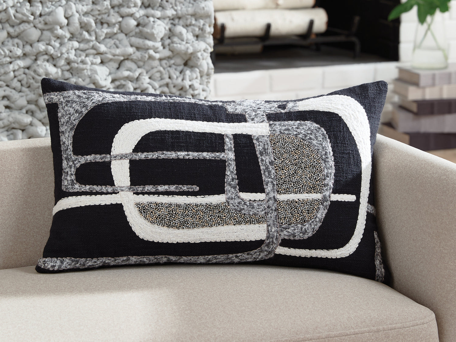 Haines Furniture Outlet - Ashley Furniture - Gavrileigh Pillows - Pillow (4/CS) / Black/Gray/Ivory - A1001113
