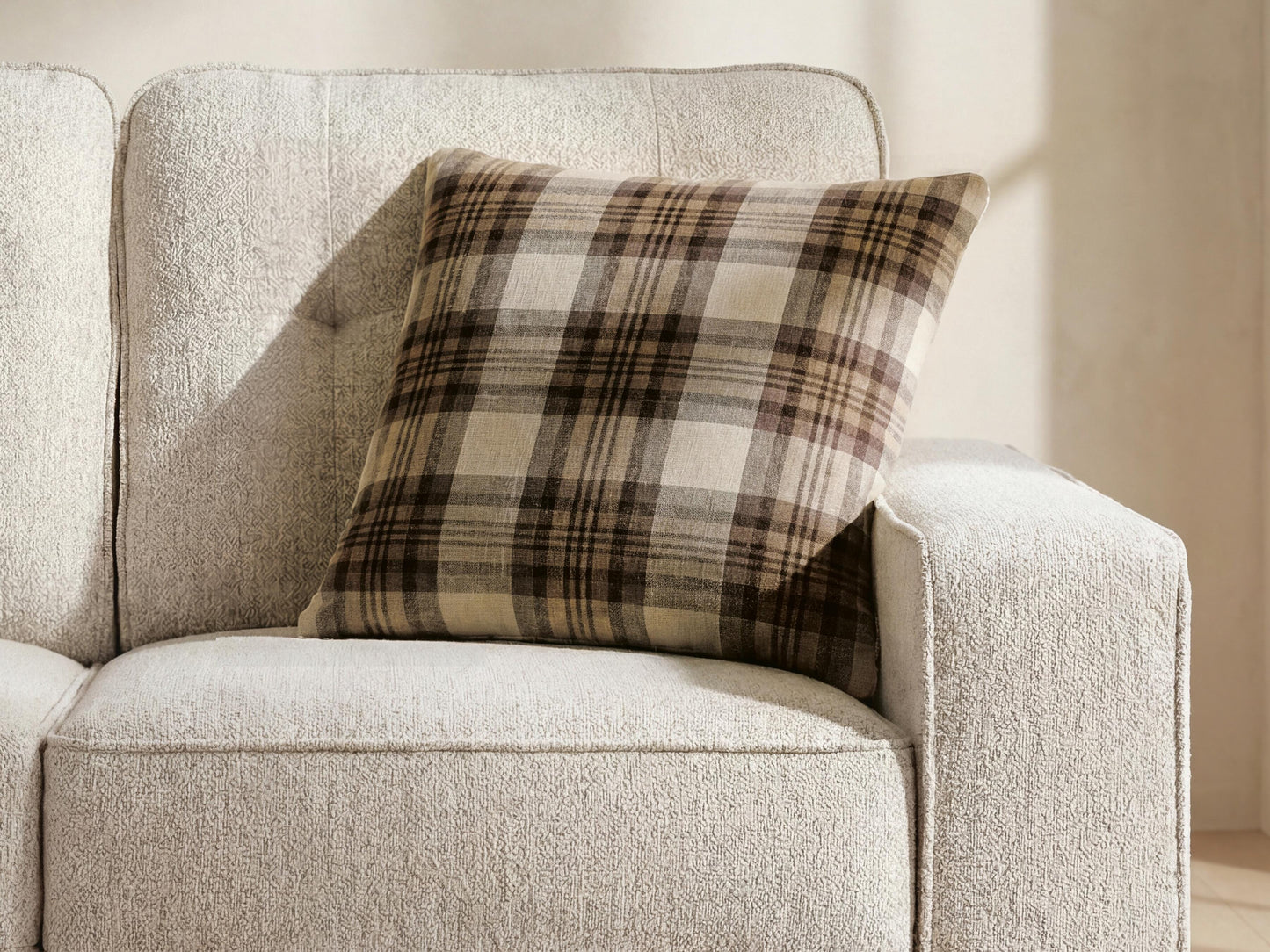 Haines Furniture Outlet - Ashley Furniture - Varnburg Pillows - Pillow (4/CS) - A1001182