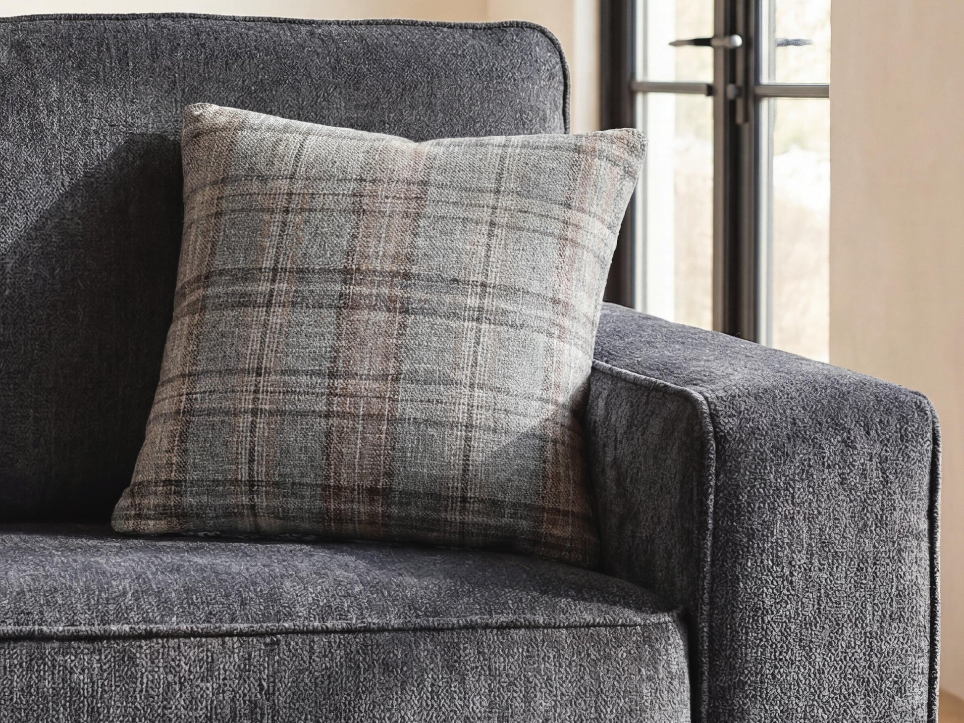 Haines Furniture Outlet - Ashley Furniture - Dawnworth Pillows - Pillow (4/CS) - A1001183