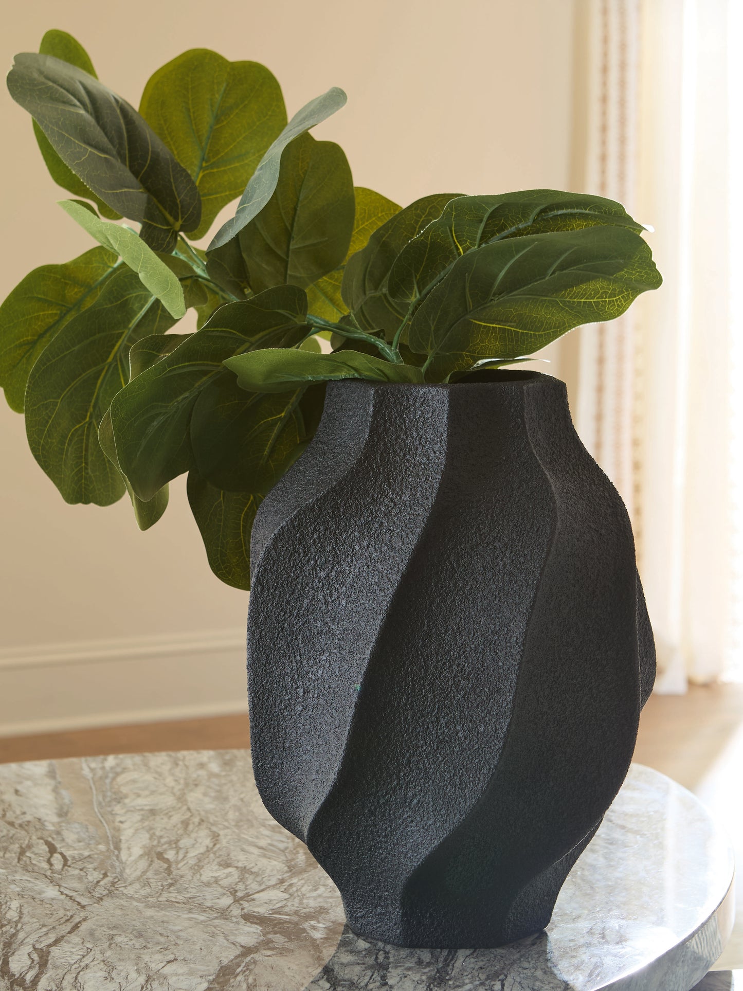 Haines Furniture Outlet - Ashley Furniture - Judworth Vase - Vase / Black - A2000874