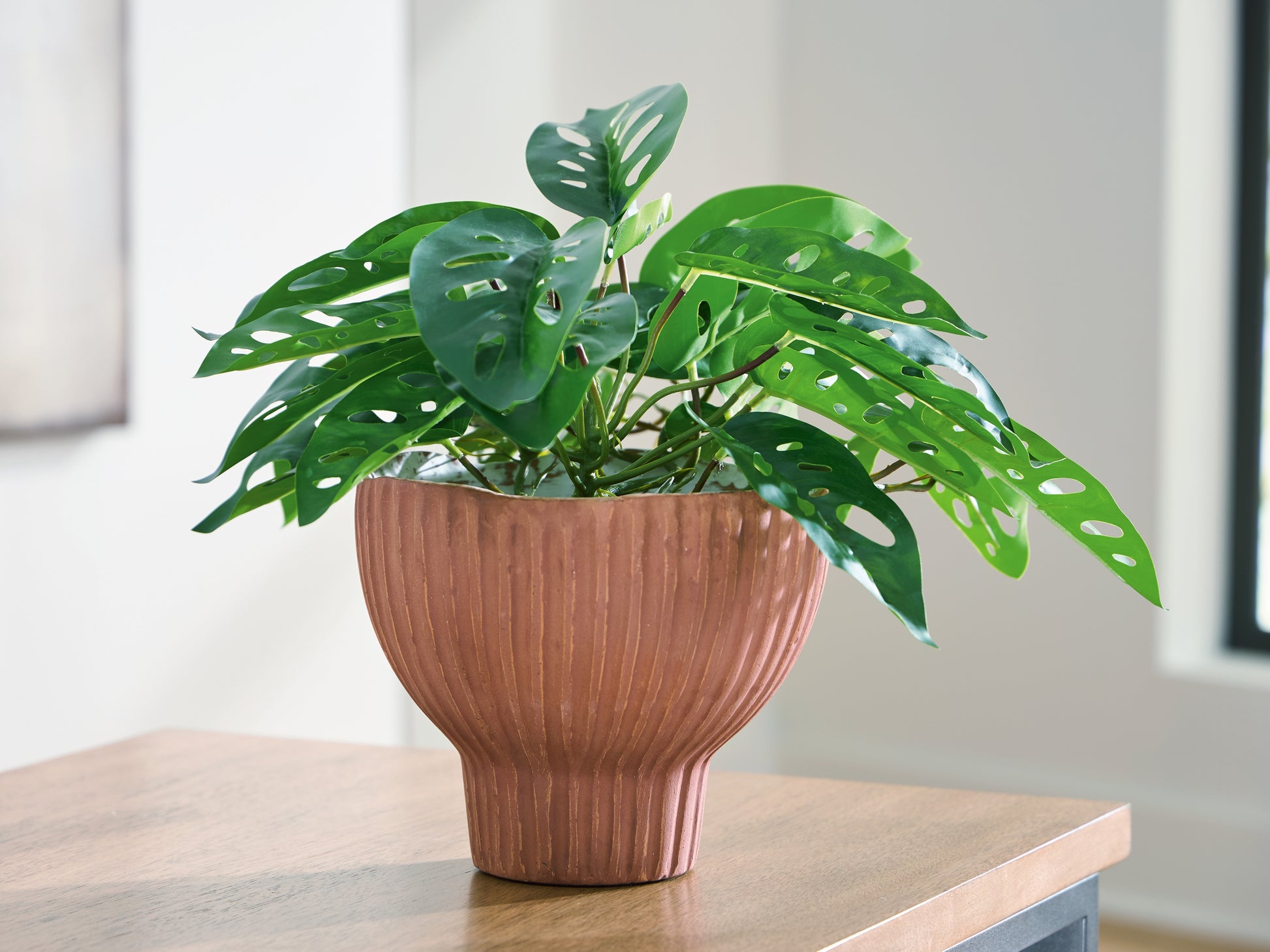 Haines Furniture Outlet - Ashley Furniture - Orban Vase - Vase - A2000886