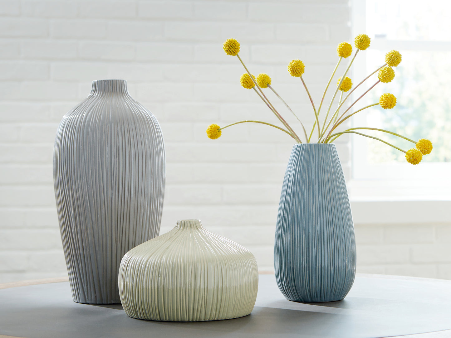 Haines Furniture Outlet - Ashley Furniture - Eiderman Vase - Vase Set (3/CN) - A2000913
