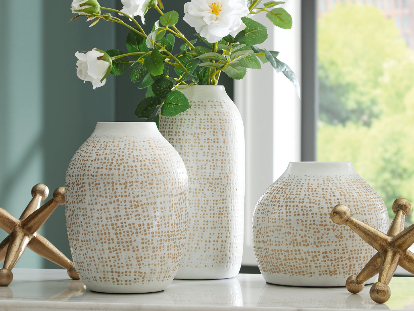 Haines Furniture Outlet - Ashley Furniture - Vinburn Accessory Set (Set of 5) - Accessory Set (5/CN) / White/Gold Finish - A2C00213