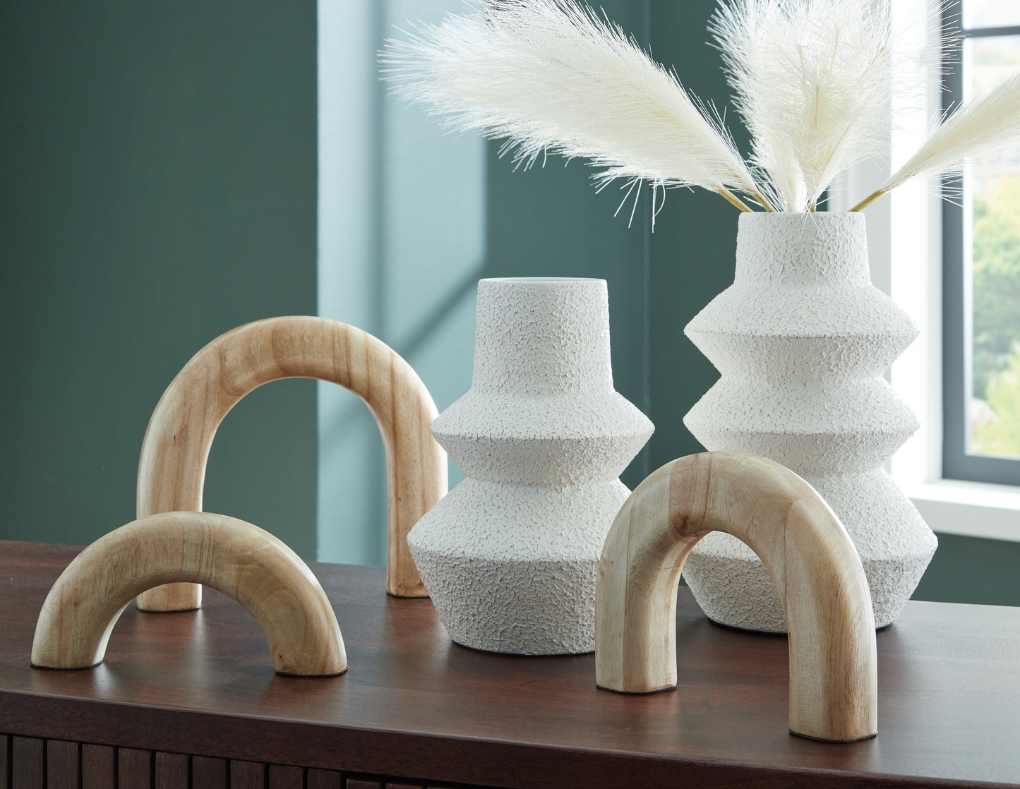 Haines Furniture Outlet - Ashley Furniture - Maddwarth Accessory Set (Set of 5) - Accessory Set (5/CN) / White/Natural Brown - A2C00214