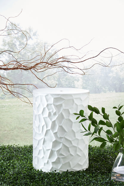 Haines Furniture Outlet - Ashley Furniture - Jungrove Stool - Stool / White - A3000633