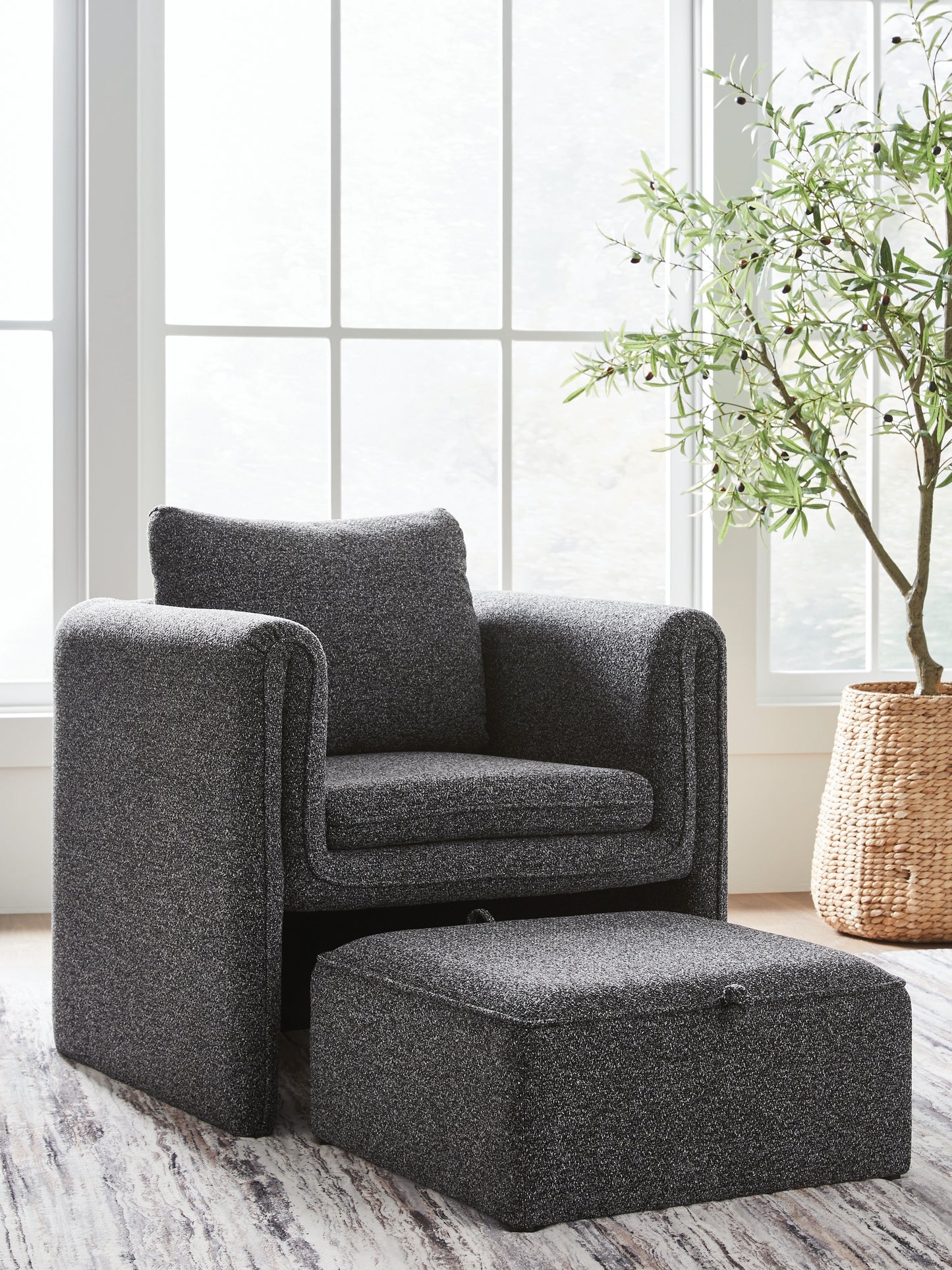Haines Furniture Outlet - Ashley Furniture - Vreni Accent Chair - Accent Chair / Charcoal/Black - A3000754
