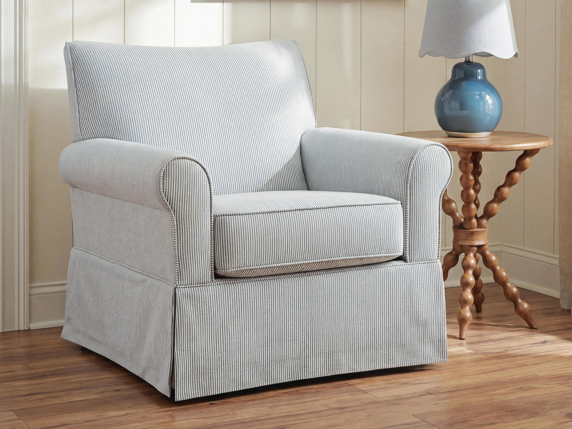 Haines Furniture Outlet - Ashley Furniture - Searcy Swivel Glider Accent Chair - Swivel Glider Accent Chair - A3000853