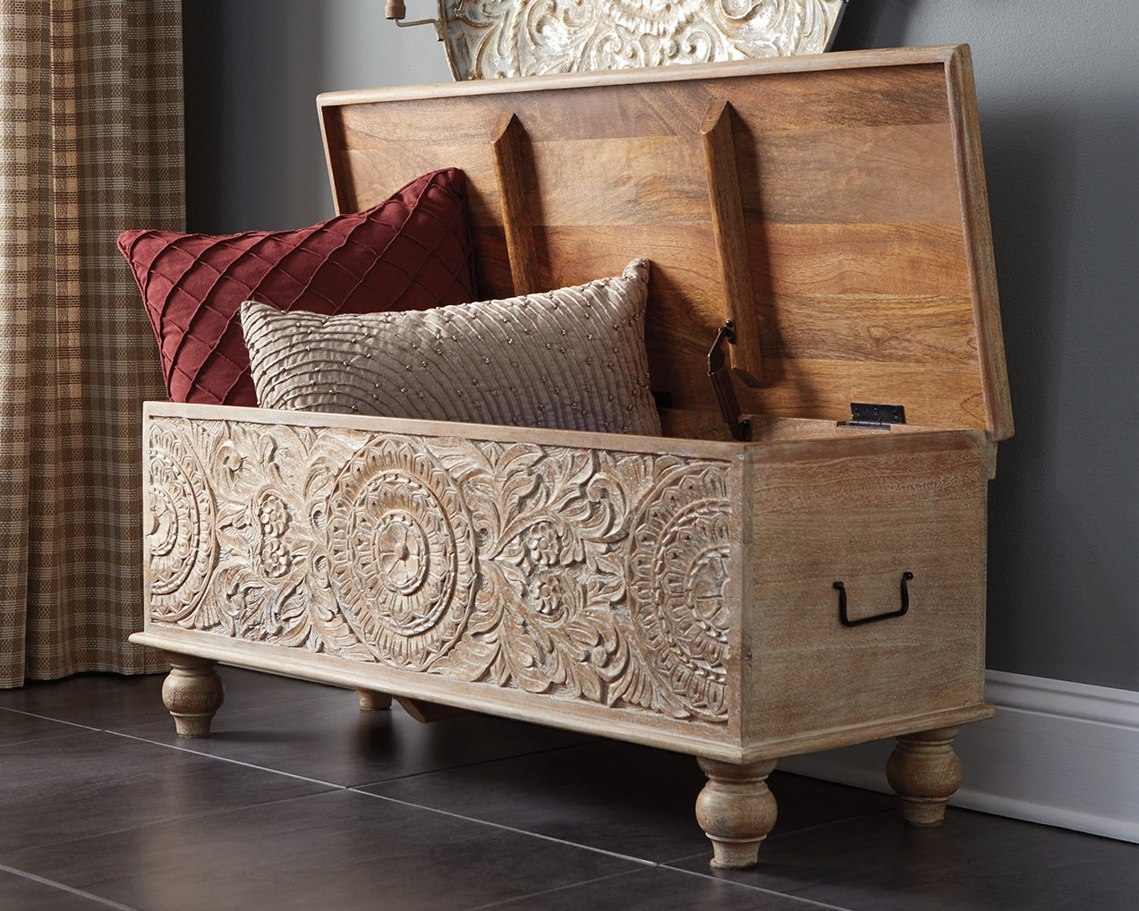 Haines Furniture Outlet - Ashley Furniture - Fossil Ridge Storage Bench - Storage Bench / Beige / 44"W x 17"D x 17"H - A4000039
