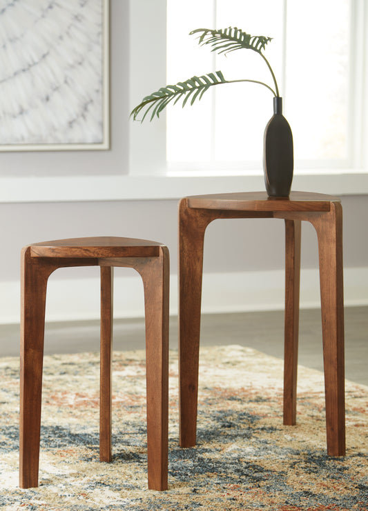 Haines Furniture Outlet - Ashley Furniture - Brynnleigh Accent Table (Set of 2) - Accent Table Set (Set of 2) / Medium Brown - A4000607