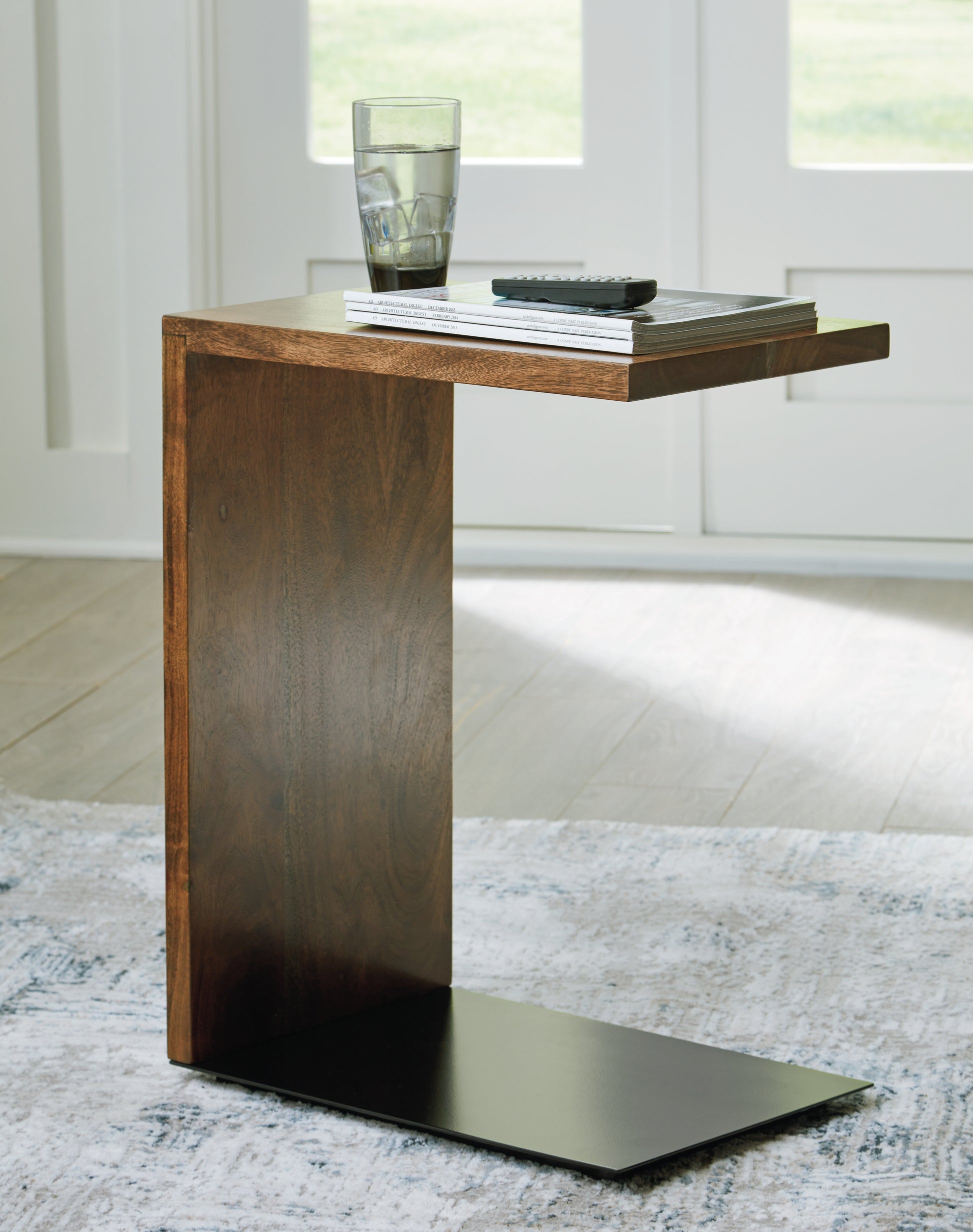 Haines Furniture Outlet - Ashley Furniture - Wimshaw Accent Table - Accent Table / Brown/Black - A4000618