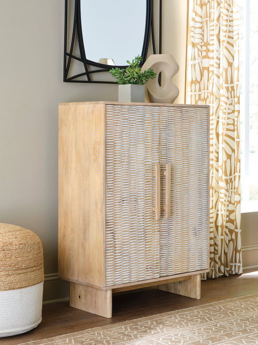Haines Furniture Outlet - Ashley Furniture - Dallinbury Accent Cabinet - Accent Cabinet / Natural/White Wash - A4000696