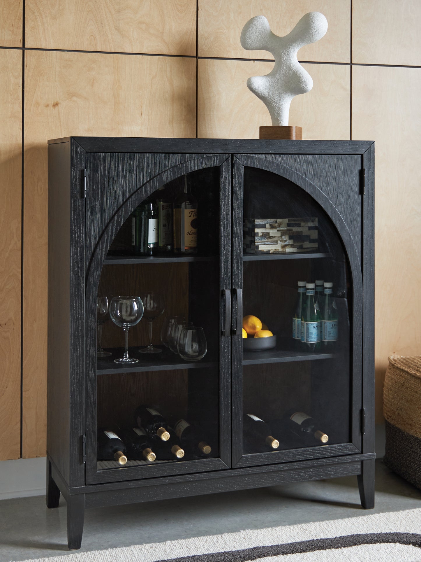 Haines Furniture Outlet - Ashley Furniture - Armenleigh Accent Cabinet - Bar Cabinet / Black/Brown - A4000702