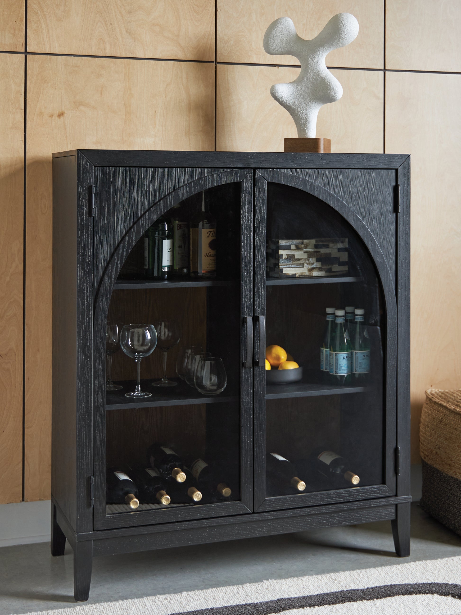 Haines Furniture Outlet - Ashley Furniture - Armenleigh Accent Cabinet - Bar Cabinet / Black/Brown - A4000702