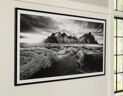 Haines Furniture Outlet - Ashley Furniture - Delstone Wall Decor - Wall Art / Black/White - A8000424