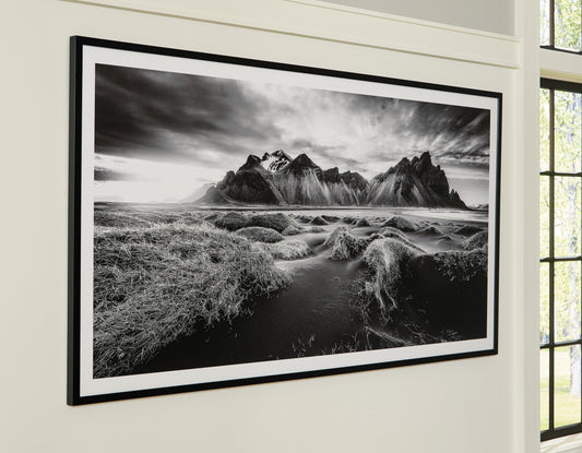 Haines Furniture Outlet - Ashley Furniture - Delstone Wall Decor - Wall Art / Black/White - A8000424