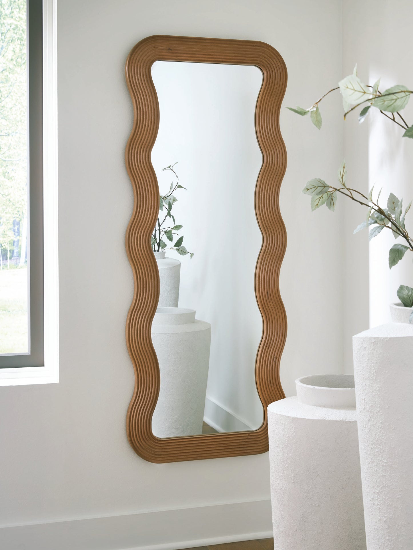 Haines Furniture Outlet - Ashley Furniture - Ellisonville Mirror - Floor Mirror / Brown - A8010413