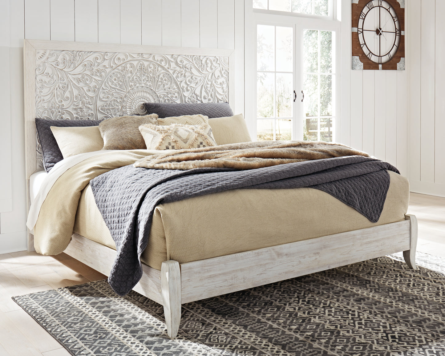 Haines Furniture Outlet - Ashley Furniture - Paxberry Bedroom - King Panel Bed / Whitewash - B181B10