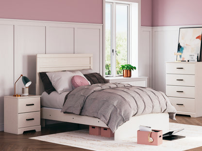 Haines Furniture Outlet - Ashley Furniture - Stelsie Bedroom - Full Panel Bed / White - B2588B4
