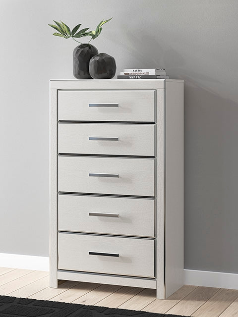 Haines Furniture Outlet - Ashley Furniture - Zuraleus Bedroom - Five Drawer Chest / White - PCB3381-46